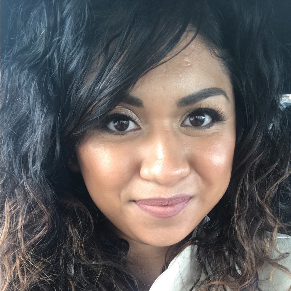 Meet your Posher, Alma